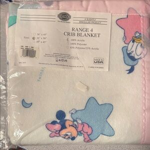 Beacon Range 4 Crib Blanket - White and Pink